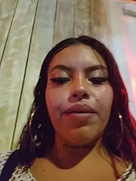 Yessica Lopezz online show from April 26, 2026, 1:47 am
