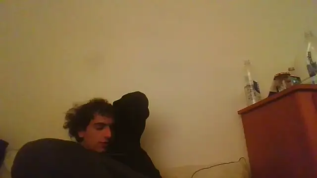 Snapshot of foxyboyy chatting on February 4, 2026, 6:19 am foxyboyy online show from February 4, 2026, 6:19 am