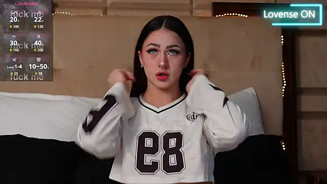 LucyLextonX online show from January 17, 2026, 9:07 pm