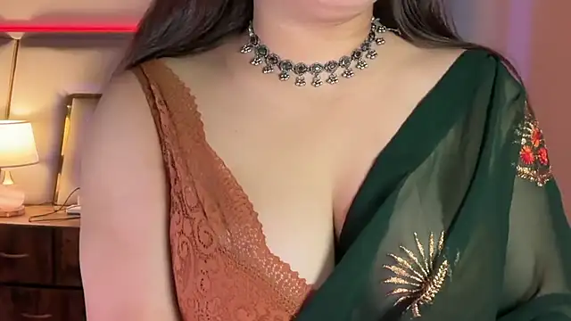 SunhariGirl online show from February 13, 2026, 3:35 am