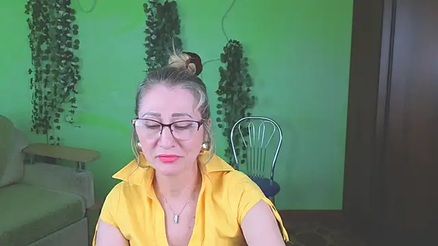 Snapshot of Habibi_Honeyy chatting on May 22, 2026, 1:06 pm Habibi Honeyy online show from May 22, 2026, 1:06 pm