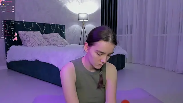 sweete chantal online show from September 29, 2025, 5:07 pm