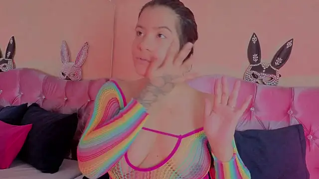 KARINAJTORRES online show from December 2, 2025, 9:10 pm