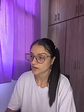 Coralinne   online show from July 24, 2026, 3:21 pm