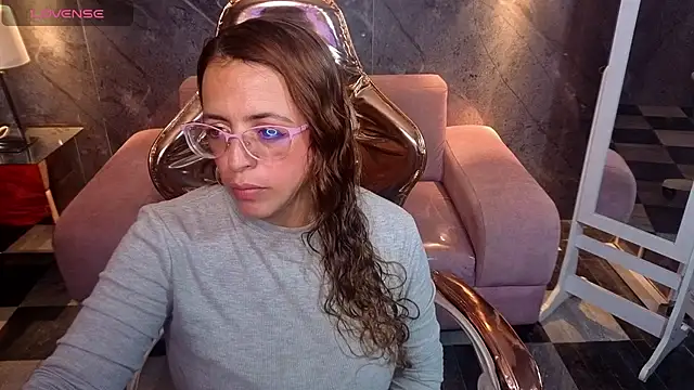 Snapshot of _Evoni_b chatting on November 4, 2025, 7:46 pm Evoni b online show from November 4, 2025, 7:46 pm