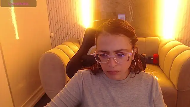 Snapshot of _Evoni_b chatting on November 21, 2025, 12:48 pm Evoni b online show from November 21, 2025, 12:48 pm