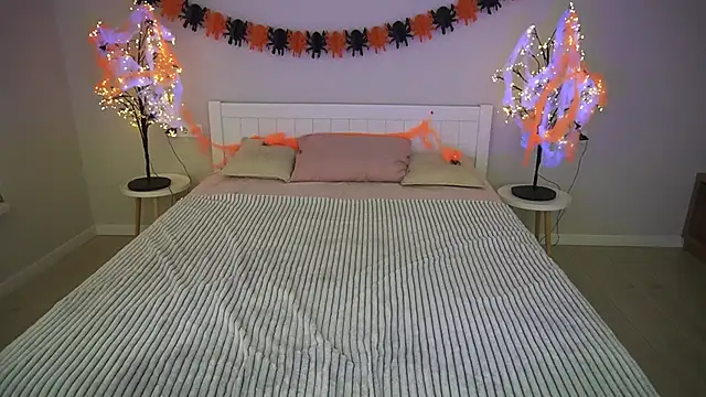 Snapshot of IvyLaurent chatting on November 2, 2025, 8:17 am IvyLaurent online show from November 2, 2025, 8:17 am