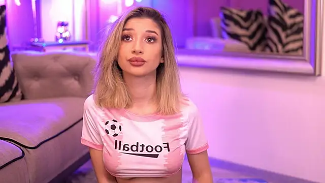 Snapshot of OdetteMason chatting on September 25, 2025, 5:00 am OdetteMason online show from September 25, 2025, 5:00 am