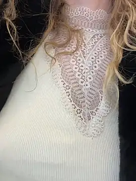 Snapshot of Bikergirl_97 chatting on November 11, 2025, 2:06 pm Bikergirl 97 online show from November 11, 2025, 2:06 pm