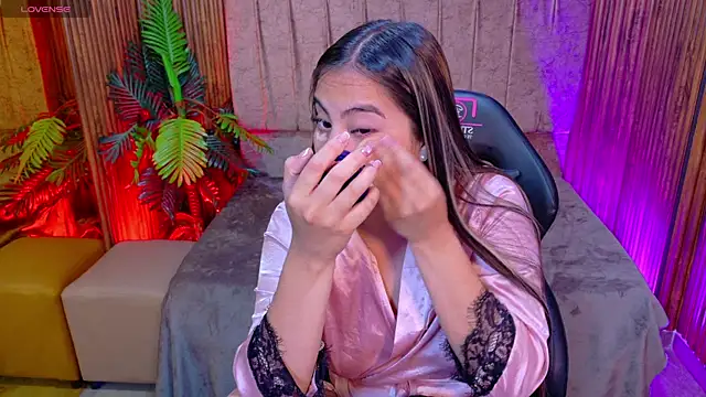 Snapshot of juanita_tay chatting on June 12, 2026, 3:05 am juanita tay online show from June 12, 2026, 3:05 am