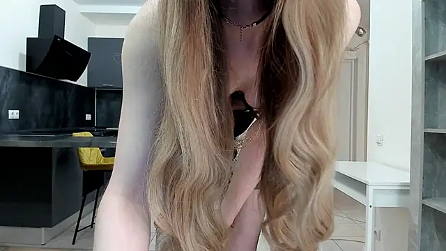 Kitty Player online show from April 25, 2026, 1:41 pm