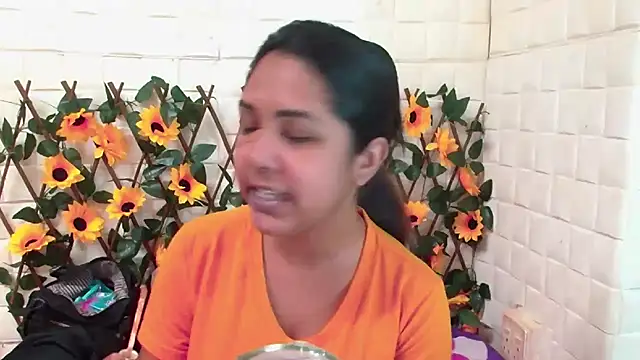 Snapshot of IndiaSexyStripper4u chatting on December 5, 2025, 4:43 am IndiaSexyStripper4u online show from December 5, 2025, 4:43 am