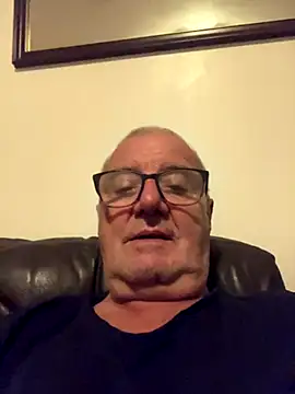 Snapshot of mke1874 chatting on October 4, 2025, 8:18 pm mke1874 online show from October 4, 2025, 8:18 pm