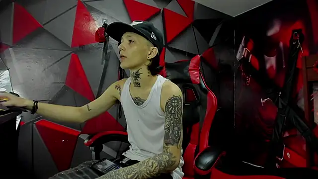 StraightBoy Nick online show from September 21, 2025, 5:42 am