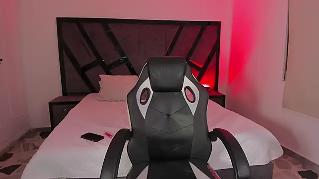 Snapshot of MarilynDupont chatting on September 26, 2025, 5:11 am MarilynDupont online show from September 26, 2025, 5:11 am