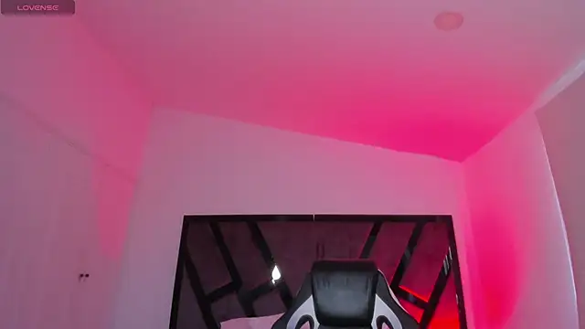 Snapshot of MarilynDupont chatting on October 28, 2025, 9:50 pm MarilynDupont online show from October 28, 2025, 9:50 pm