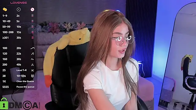 Arinextdoor online show from December 15, 2025, 1:21 am