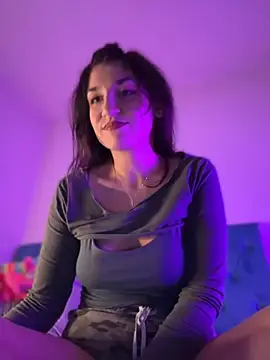 ScarletBloom  online show from November 1, 2025, 5:04 pm