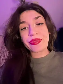 ScarletBloom  online show from February 1, 2026, 5:33 pm