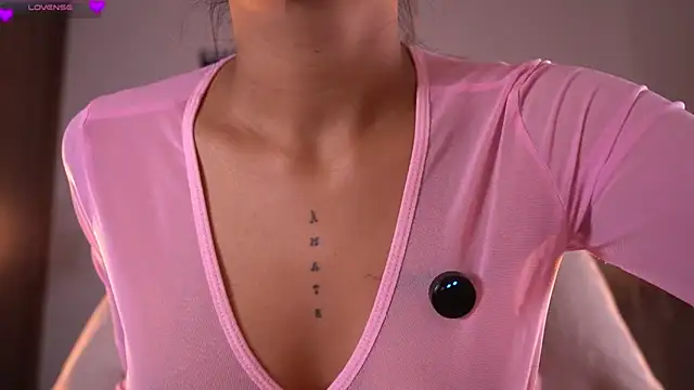 violeth     online show from February 9, 2026, 1:15 pm