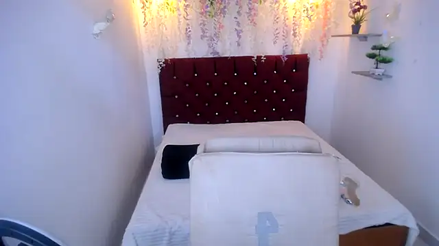 wild couple sex 69 online show from May 4, 2026, 1:51 pm