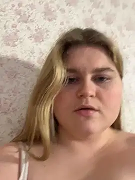 Snapshot of Monahosks chatting on March 21, 2026, 4:28 am Monahosks online show from March 21, 2026, 4:28 am