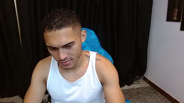 Snapshot of Derek_Storm_ chatting on November 29, 2025, 11:46 am Derek Storm online show from November 29, 2025, 11:46 am