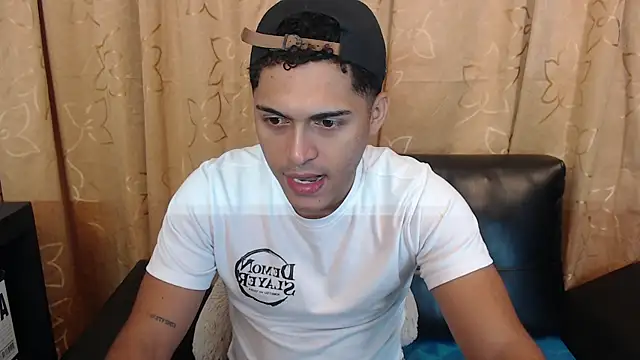 Snapshot of Derek_Storm_ chatting on April 6, 2026, 10:49 am Derek Storm online show from April 6, 2026, 10:49 am