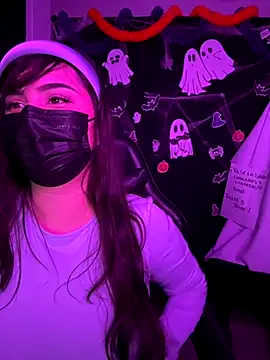 Snapshot of Anonnymsk chatting on October 29, 2025, 6:15 am Anonnymsk online show from October 29, 2025, 6:15 am