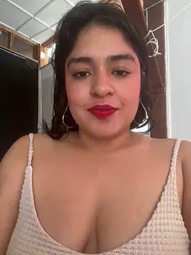 Snapshot of EmilyNoir1 chatting on May 20, 2026, 6:47 pm EmilyNoir1 online show from May 20, 2026, 6:47 pm