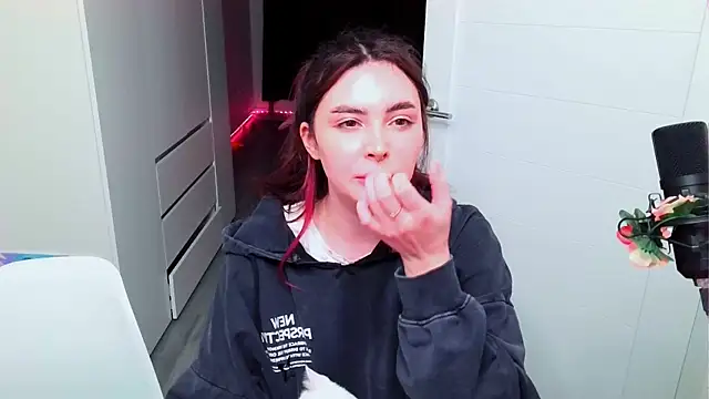 peachyness online show from February 7, 2026, 7:06 pm