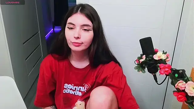 Snapshot of peachyness chatting on May 11, 2026, 6:16 pm peachyness online show from May 11, 2026, 6:16 pm
