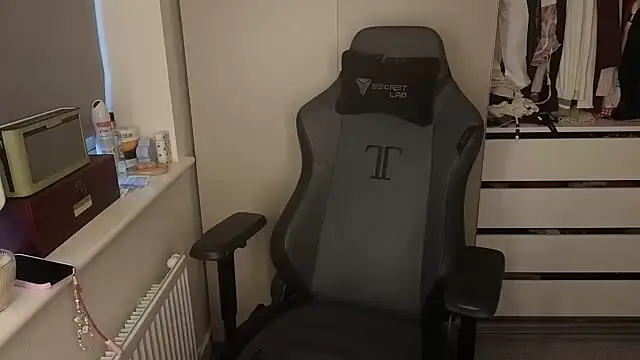 Lilly-Luscious online show from February 9, 2026, 7:56 am