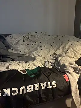 Snapshot of pophiboy chatting on February 11, 2026, 1:21 am pophiboy online show from February 11, 2026, 1:21 am