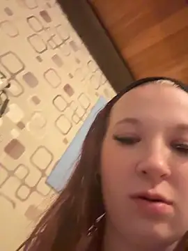SweetTeenGirl online show from April 29, 2026, 5:41 pm