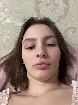 ZariaFlame online show from November 10, 2025, 9:36 pm