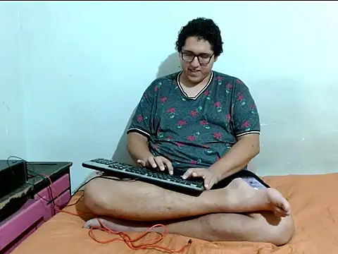 Snapshot of MeisanPaul chatting on October 28, 2025, 2:37 am MeisanPaul online show from October 28, 2025, 2:37 am