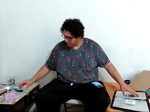 Snapshot of MeisanPaul chatting on November 27, 2025, 9:06 pm MeisanPaul online show from November 27, 2025, 9:06 pm