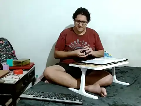 Snapshot of MeisanPaul chatting on December 4, 2025, 12:31 am MeisanPaul online show from December 4, 2025, 12:31 am