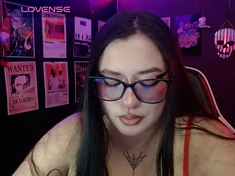 Ravendark  online show from June 3, 2026, 7:19 pm