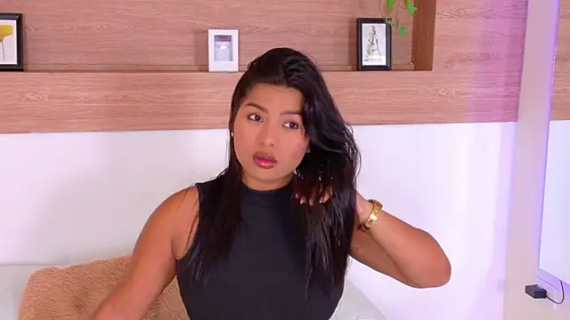 LanaRozz online show from August 2, 2026, 2:04 pm