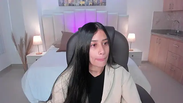 Snapshot of miranda_crawfor chatting on October 8, 2025, 12:25 pm miranda crawfor online show from October 8, 2025, 12:25 pm