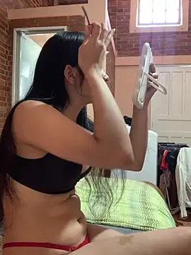 ashleyy20 online show from July 18, 2026, 3:27 pm