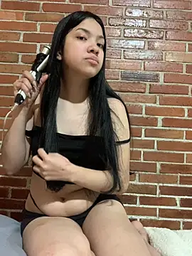 ashleyy20 online show from July 23, 2026, 8:18 pm