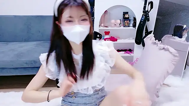 Snapshot of -Nyanko-chan- chatting on June 11, 2026, 2:59 pm -Nyanko-chan- online show from June 11, 2026, 2:59 pm