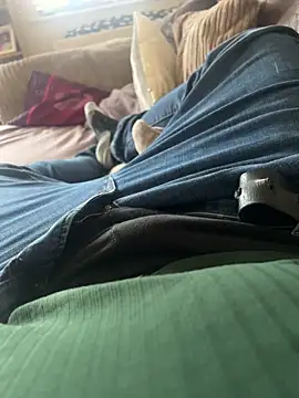 Snapshot of different-strokes chatting on November 3, 2025, 1:23 pm different-strokes online show from November 3, 2025, 1:23 pm