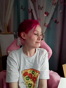 Snapshot of Fuzzy_Unicorn chatting on September 25, 2025, 7:17 pm Fuzzy Unicorn online show from September 25, 2025, 7:17 pm