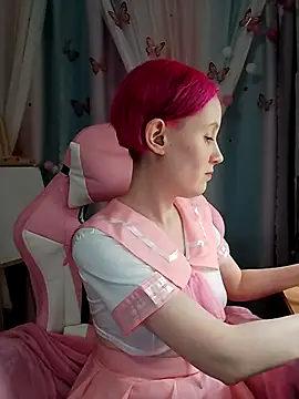 Fuzzy Unicorn online show from December 2, 2025, 7:09 pm