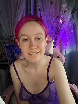 Snapshot of Fuzzy_Unicorn chatting on May 21, 2026, 7:32 pm Fuzzy Unicorn online show from May 21, 2026, 7:32 pm