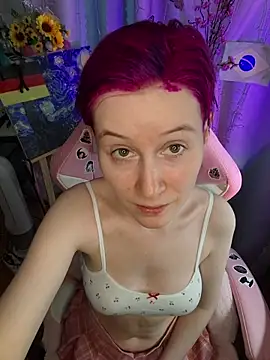 Snapshot of Fuzzy_Unicorn chatting on July 7, 2026, 10:52 am Fuzzy Unicorn online show from July 7, 2026, 10:52 am